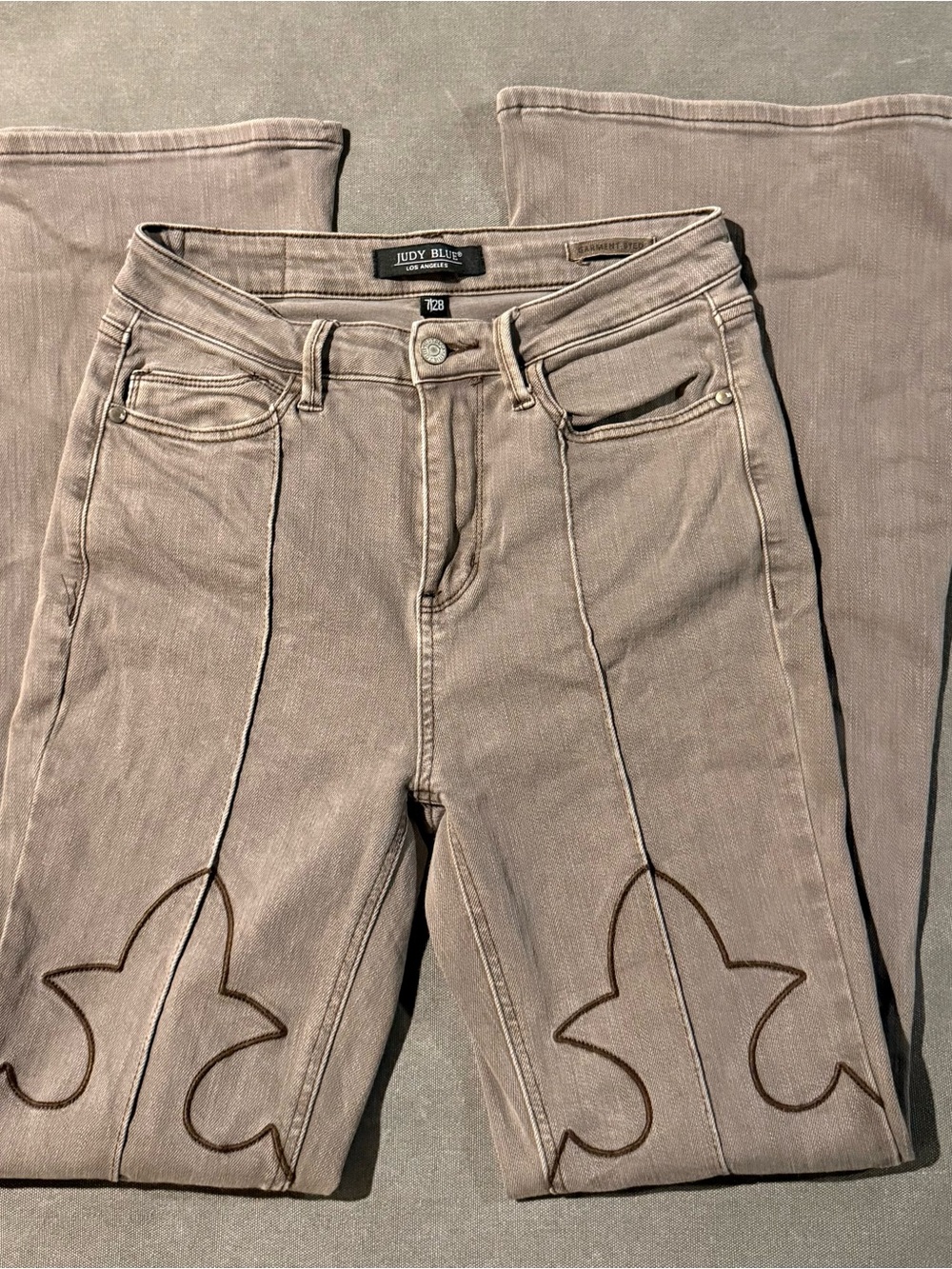Judy Blue High Rise Brown Knee Seam Detail & Shield Pockets 7/28